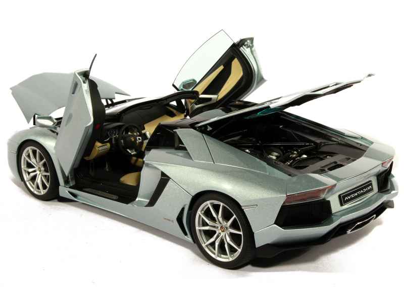 79121 Lamborghini Aventador LP 700-4 Roadster 2013