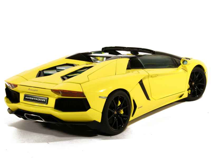 79122 Lamborghini Aventador LP 700-4 Roadster 2013