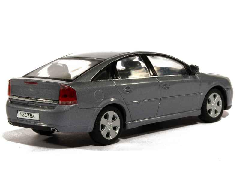 79194 Opel Vectra GTS 5 Doors 2004