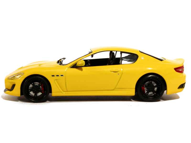 79377 Maserati GranTurismo MC GT4 2010