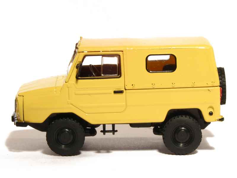 Voiture Miniature DeAgostini LuAZ 969M 1/43 - Moulée Sous Pression, Collection Légendaires