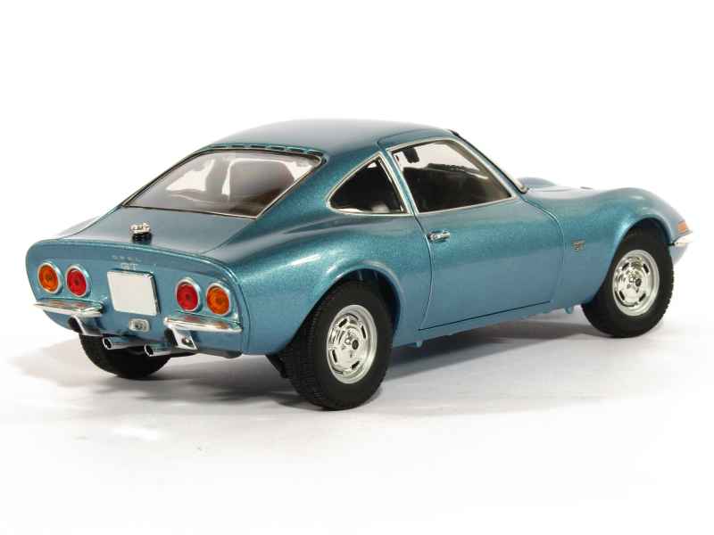 880 ミニチャンプス 180049030 1/18 オペル GT 1972 ブルー