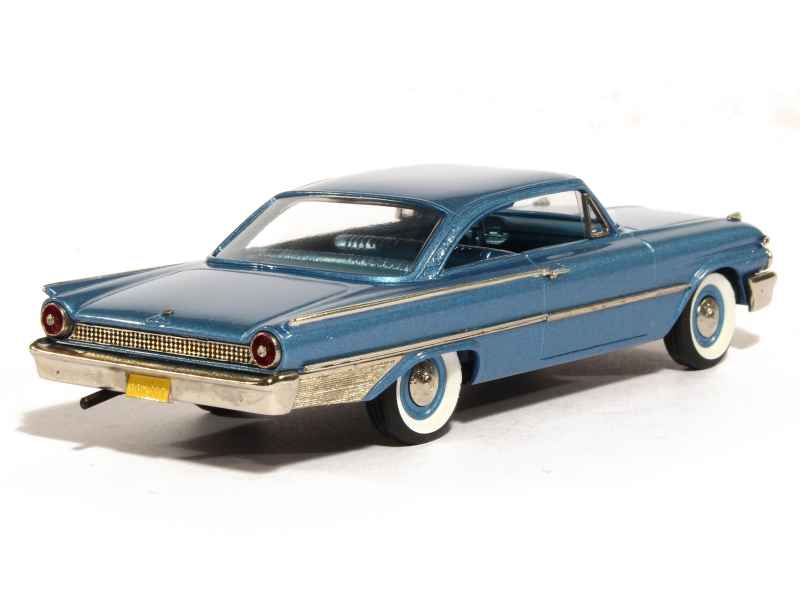 80035 Ford Galaxie Starliner 2 Doors Hard Top 1961