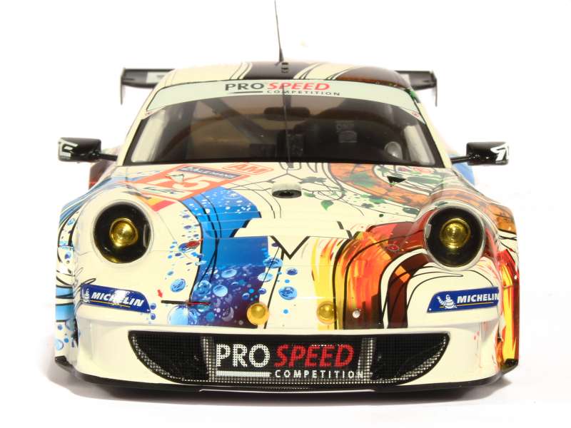 Porsche 911 997 GT3 RSR Le Mans 2009 AutoArt 1/18 - Miniature Neuve