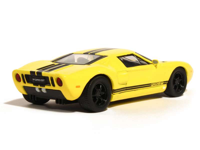 80840 Ford GT 2004