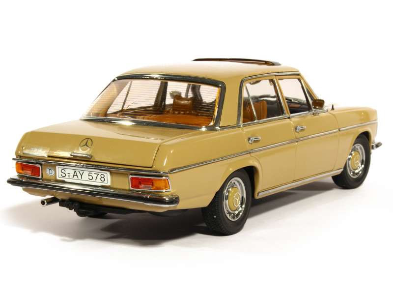 ModelCarGroup 1:18 Mercedes-Benz 200 D (W115) Année de construction
