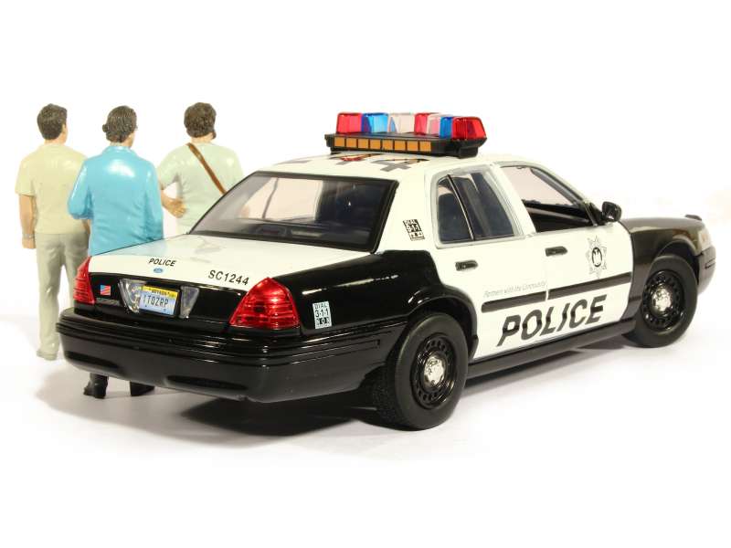 81011 Ford Crown Victoria 2000 Police Interceptor 2009