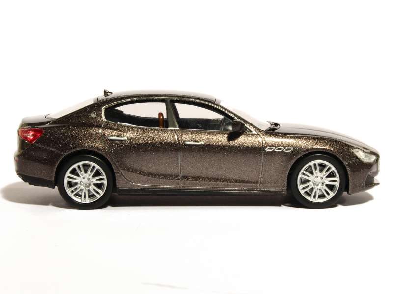 81028 Maserati Ghibli 2014