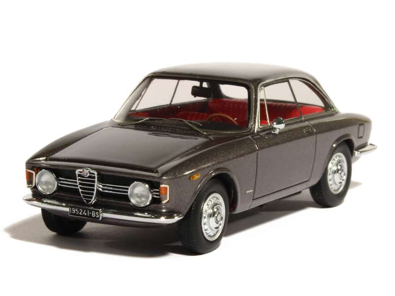 Alfa Romeo Giulia Sprint GT à Vendre - Enchères et Annonces | Car & Classic