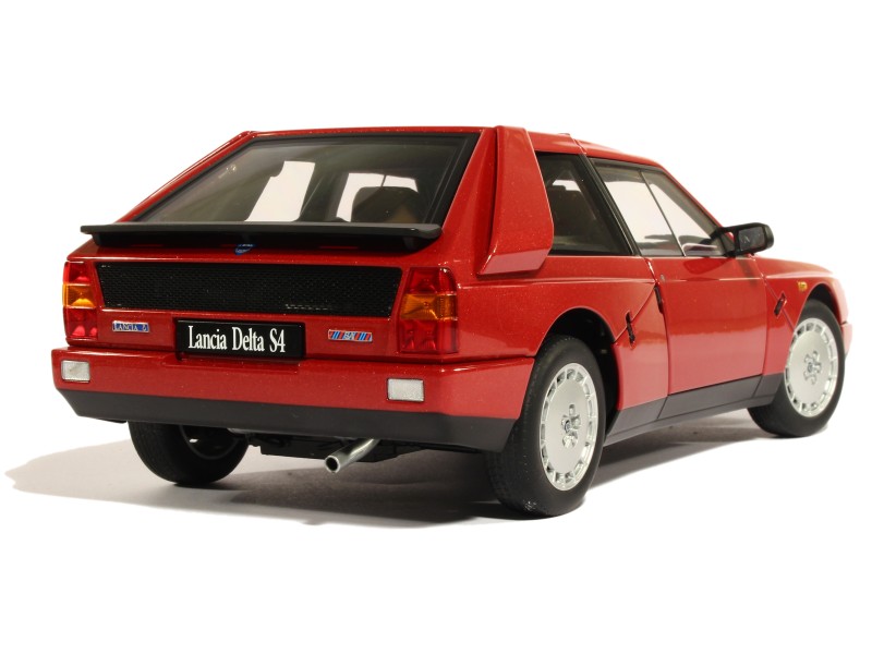 81394 Lancia Delta S4 Stradale 1985