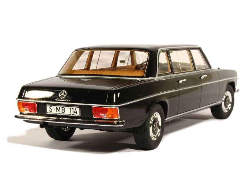 Mercedes - 230/ W114 Lang 1981 - CULT - 1/18 - Autos