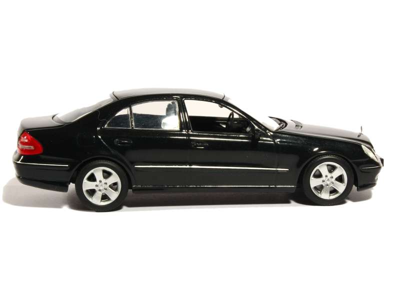Mercedes Classe E W211 - Minichamps 1/43 - Miniature De Collection (Occasion)