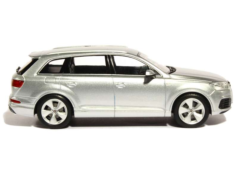 81559 Audi Q7 2015