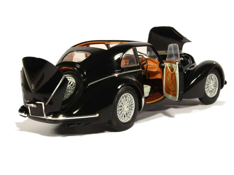 Alfa Romeo - 8C 2900B Longo 1938 - Minichamps - 1/18 - Autos