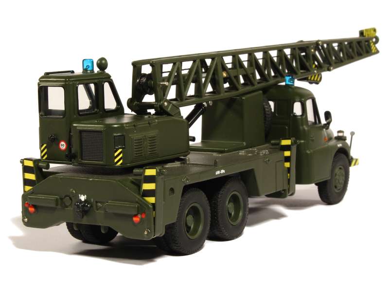 Premium Classixxs Tatra T138 Camion à plat Militaire vert 1:43 PCL12750