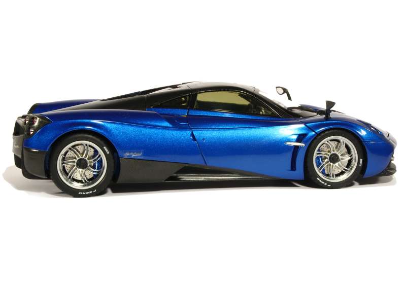 81848 Pagani GTA Huayra 2015