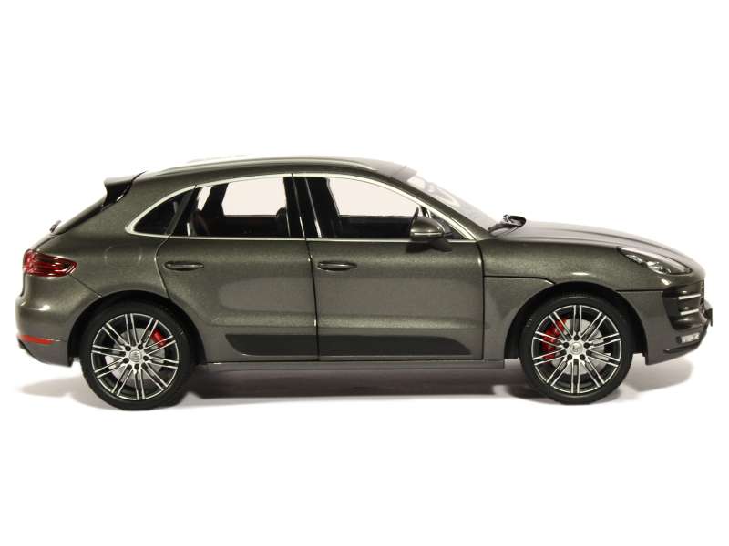 81954 Porsche Macan Turbo 2013