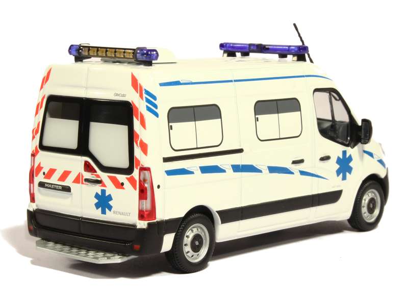 82040 Renault Master III Ambulance 2011