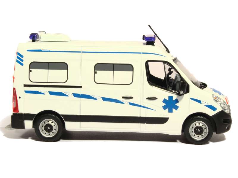 82040 Renault Master III Ambulance 2011