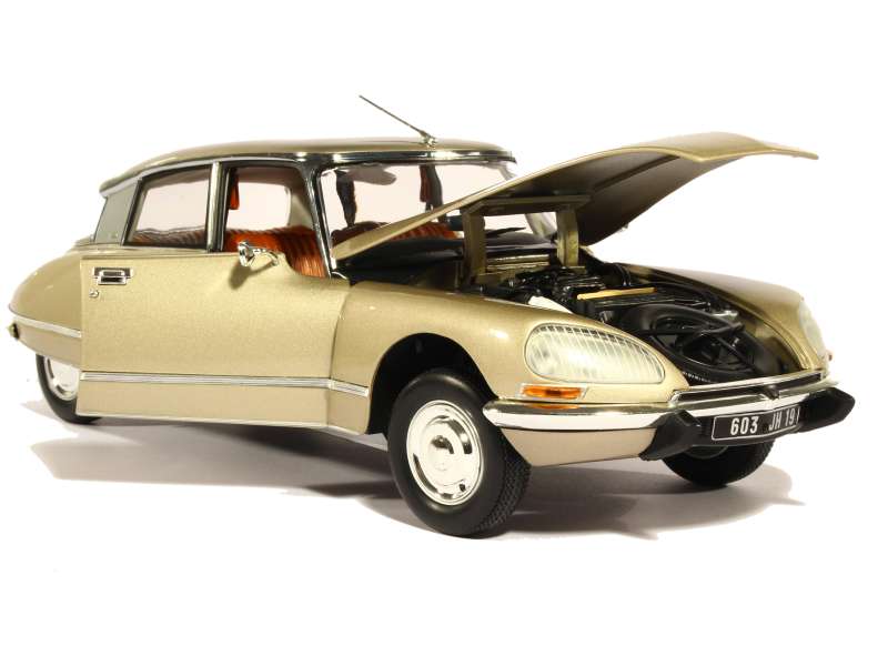82046 Citroën DS23 Pallas 1973