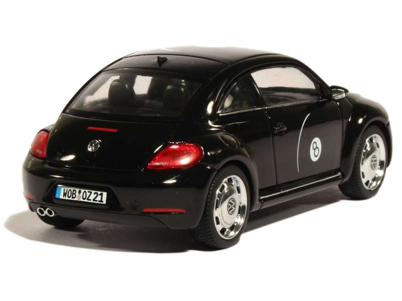 82121 Volkswagen Beetle 2011