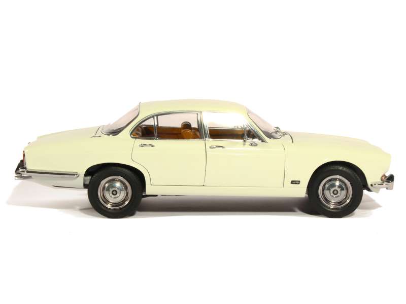 82343 Jaguar XJ6 2.8L 1971