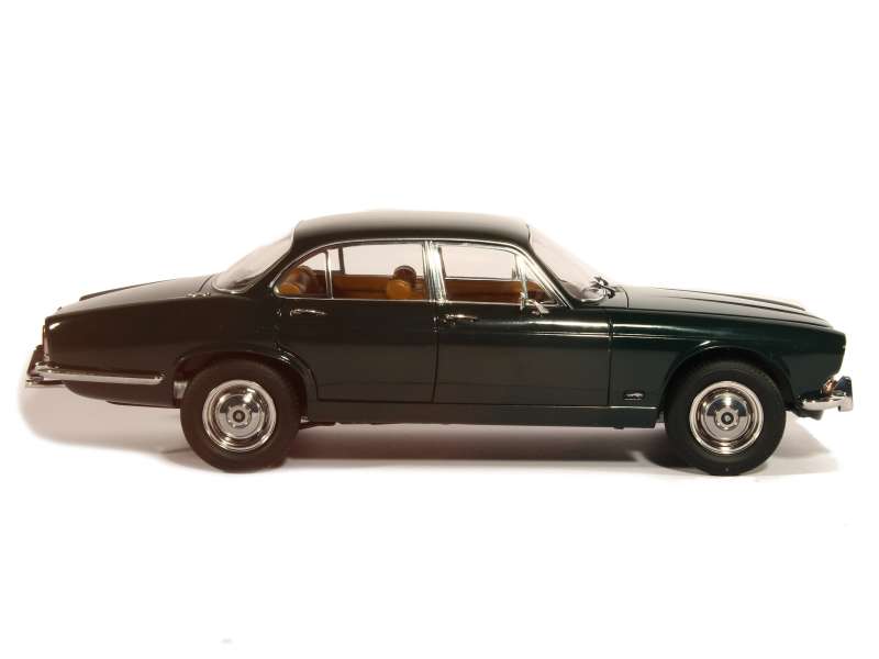 82346 Jaguar XJ6 4.2L 1971