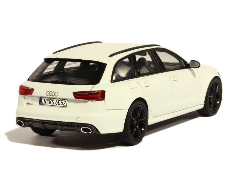 82385 Audi RS6 Avant Performance 2016