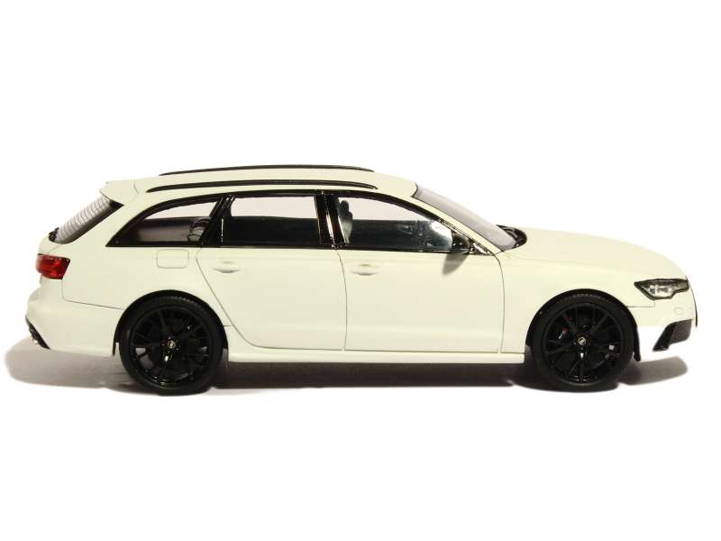 82385 Audi RS6 Avant Performance 2016