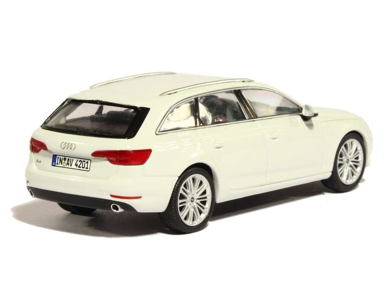 82421 Audi A4 Avant 2016