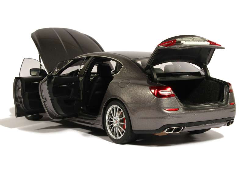 82449 Maserati Quattroporte GTS 2015