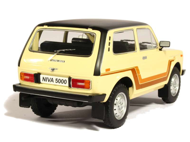 lada-niva-5000-1981-modelcar-1-18-autos-miniatures-tacot