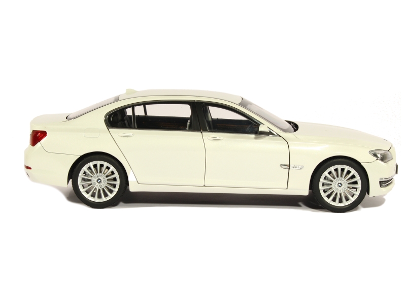 82663 BMW 750 Li/ F02 2013