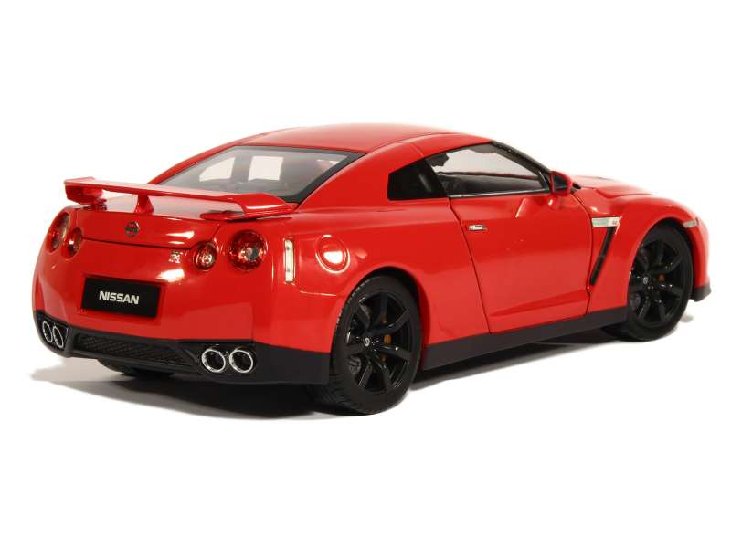 82769 Nissan GT-R R35 2008