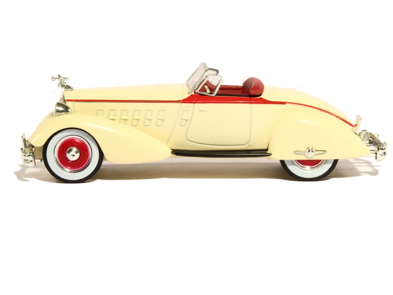 WhiteBox 1:43 Packard V12 Le Baron Speedster Year 1934 cream