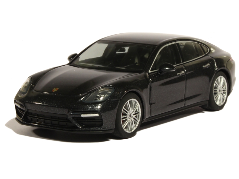 83110 Porsche Panamera Turbo 2016