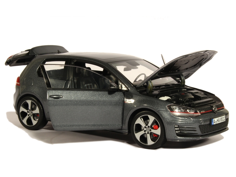 Volkswagen - Golf VII GTi 3 Doors 2013 - Norev - 1/18 - Autos Miniatures  Tacot