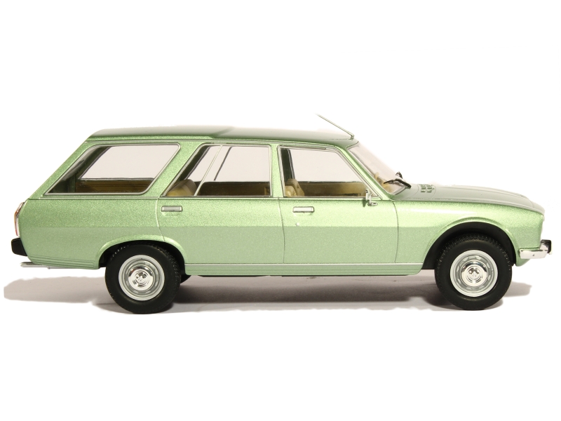 Modelcar Group 1:18 Peugeot 504 Break Año de construcción 1976 plata