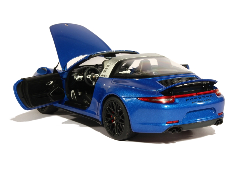 83589 Porsche 911/991 Targa 4 GTS 2015