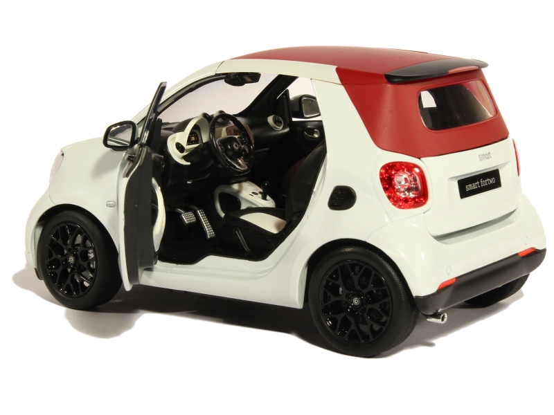 83701 Smart Fortwo Cabriolet 2016