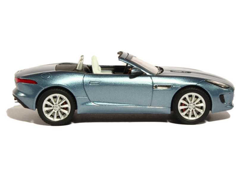 83925 Jaguar F-Type V8 Cabriolet 2013