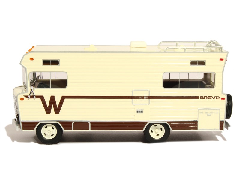 83944 Winnebago Brave Camping Car 1969