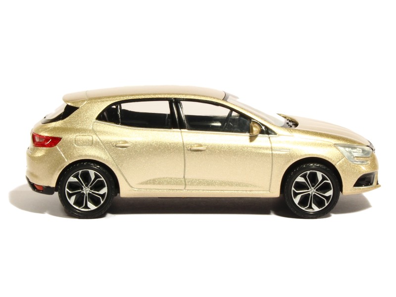 84064 Renault Mégane IV 2015