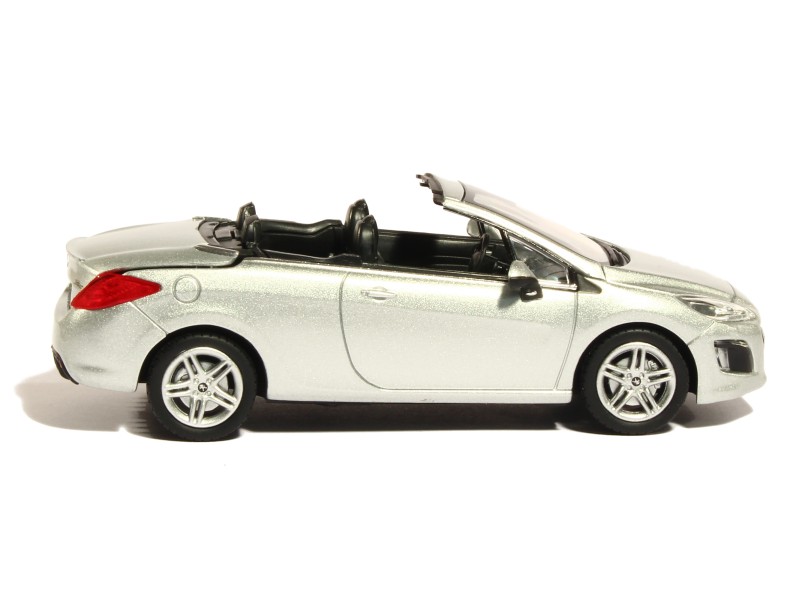 84069 Peugeot 308 CC 2011