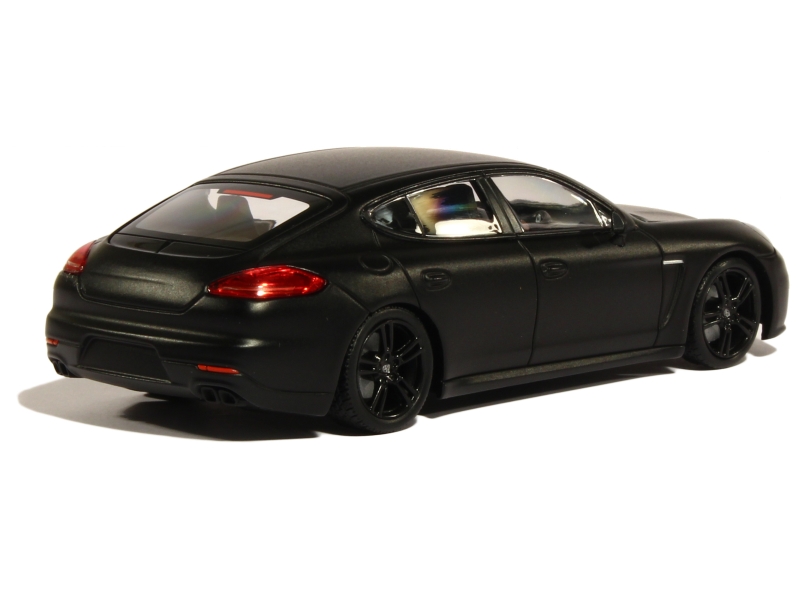84146 Porsche Panamera Turbo 2013