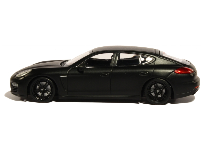 84146 Porsche Panamera Turbo 2013