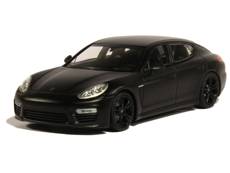 84146 Porsche Panamera Turbo 2013