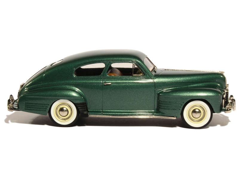 Miniature Brooklin 1/43 – Pontiac Deluxe Six Sport Coupé 1937 – Gris Dolphin – PC03