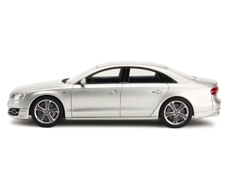 84656 Audi S8 PA 2014