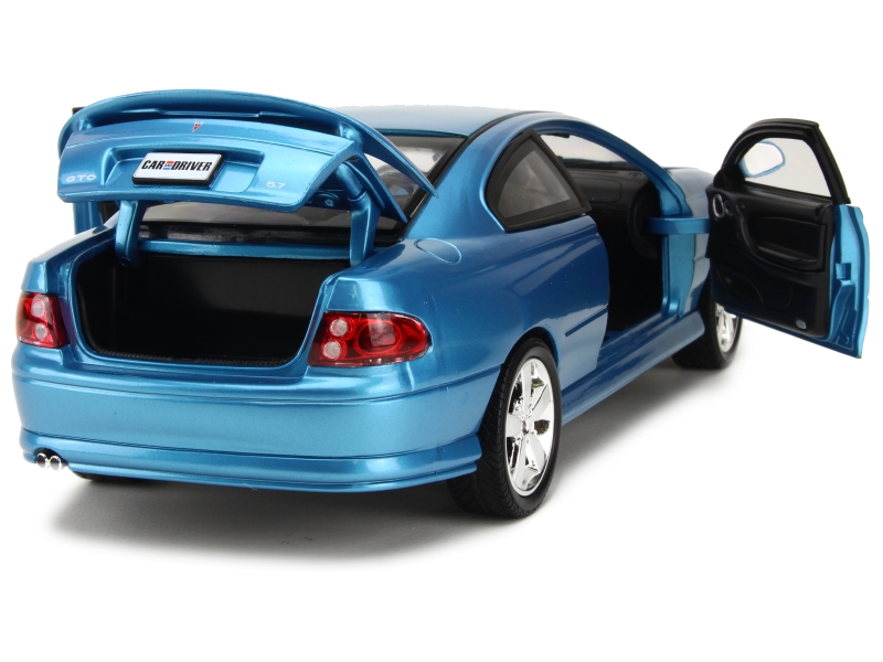 84726 Pontiac GTO 2004